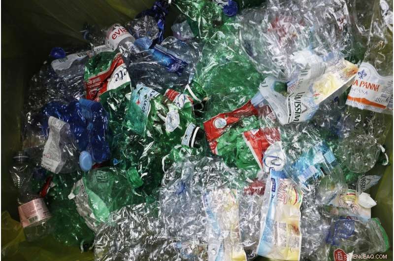 Rome Trials Bottle Recycling for Free Transit Credits