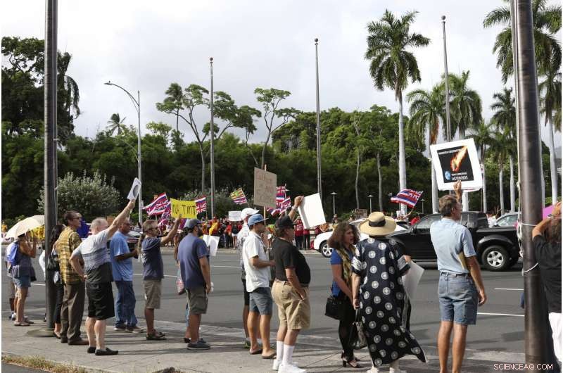 Supporters Rally to Back Hawaii s Thirty Meter Telescope Amid Protests
