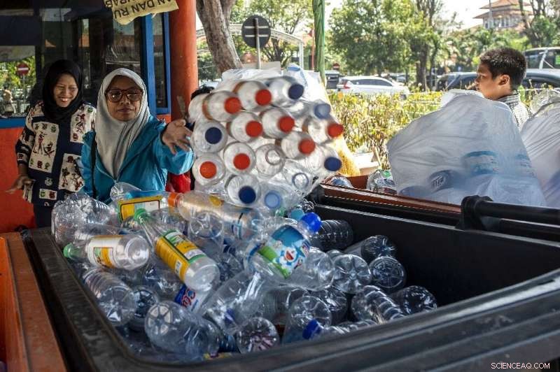 Swap Trash for Tickets: Surabaya s Eco-Friendly Bus System