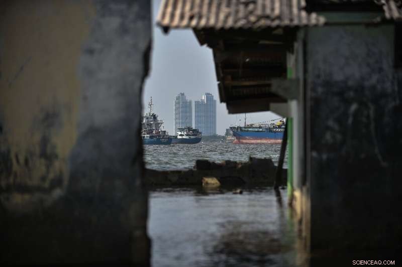 Sinking Jakarta: Indonesia’s Capital on the Verge of Disaster