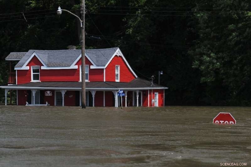 Longer, Deadlier Heatwaves Expected Even at 2°C Rise