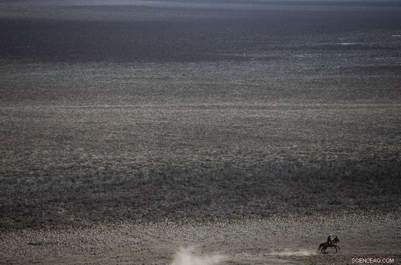Chile Battles Record-Setting Drought, Endangering Santiago and Surrounding Regions