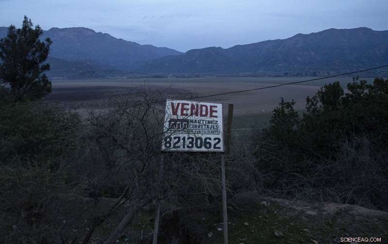 Chile Battles Record-Setting Drought, Endangering Santiago and Surrounding Regions