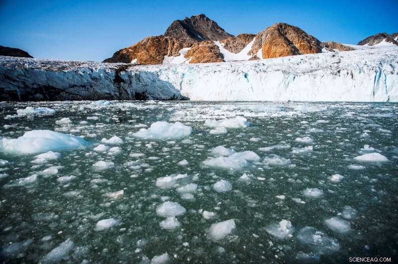 NASA Aerial Survey Reveals Accelerating Melting of Greenland s Glaciers
