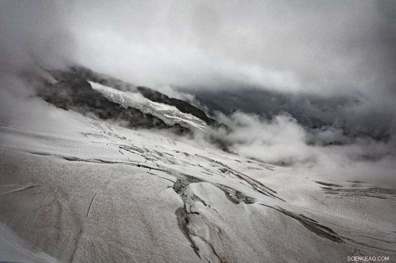 Glaciers and Ice Sheets Melt, Accelerating Global Sea Level Rise