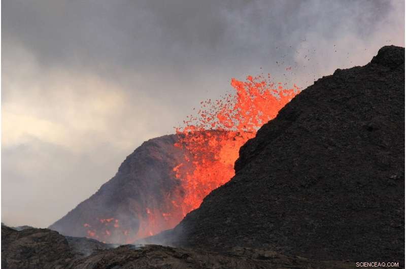 Understanding the Universal Break-up Criterion for Hot, Flowing Lava