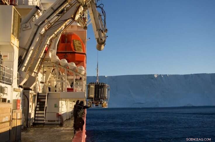 Declining Dense Antarctic Water Flux to the Atlantic Ocean