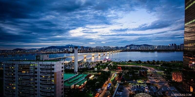 Zero‑Carbon Cities: Unlocking Climate and Economic Gains