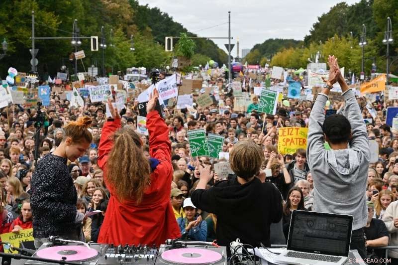 Germany Pledges €100 bn for Climate Action as Protests Surge