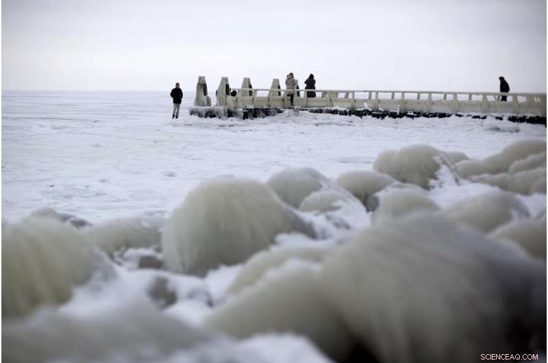 Netherlands Strengthens Major Dike to Combat Rising Seas and Climate Change
