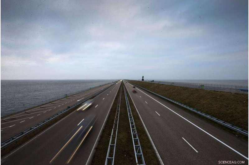 Netherlands Strengthens Major Dike to Combat Rising Seas and Climate Change