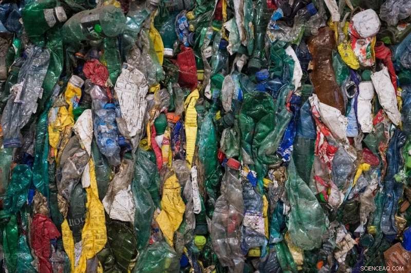 France’s Parliament Plans New Law to Reduce Consumer Waste