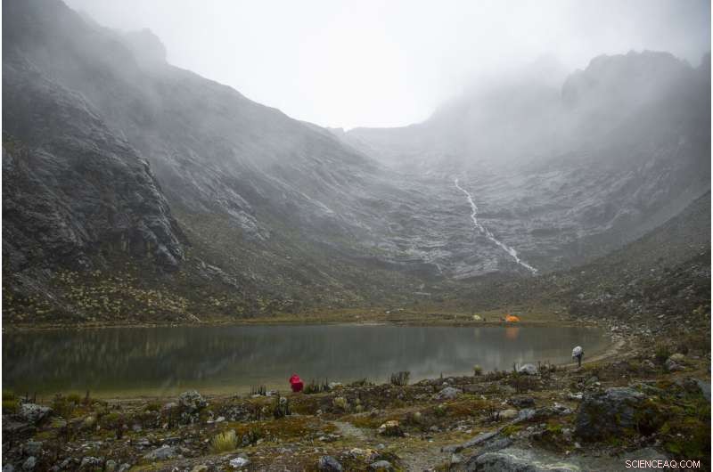 Scientists Trek to Venezuela s Final Glacier Amid Ongoing Chaos