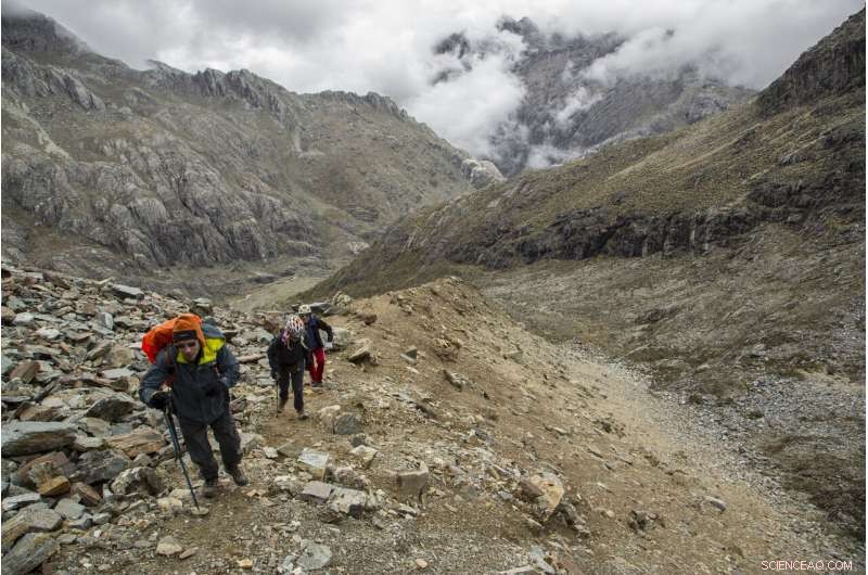 Scientists Trek to Venezuela s Final Glacier Amid Ongoing Chaos