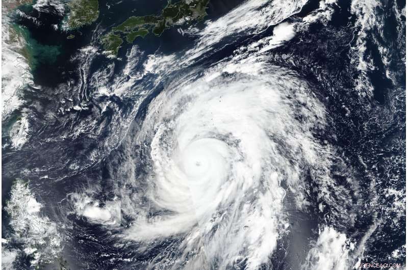 Super Typhoon Heads Toward Japan s Main Island, Forecasts Heavy Rainfall