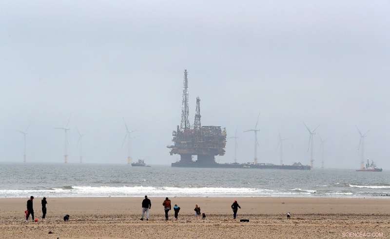 Germany Calls International Meeting to Urge Shell to Remove North Sea Platforms