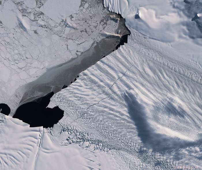 New Cracks Detected in Pine Island Glacier: A Sentinel Satellite Update