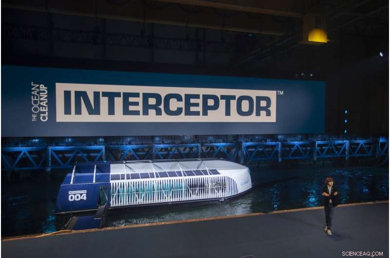 Dutch Inventor Unveils Groundbreaking Device to Capture River Plastic