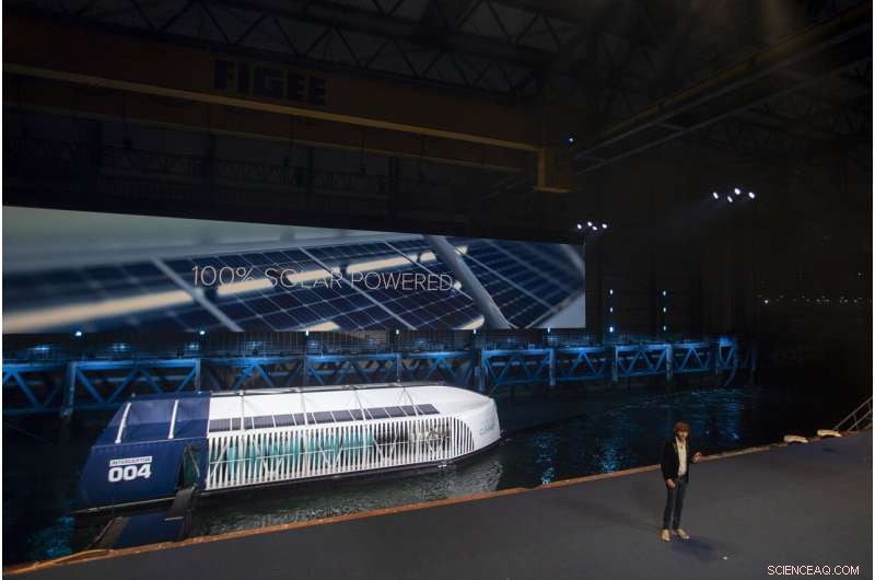 Dutch Inventor Unveils Groundbreaking Device to Capture River Plastic