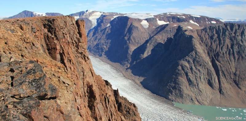 Volcanoes Recycle Earth s Crust, Revealing Rare Metals Key to Green Tech