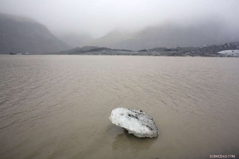 Icelandic Students Witness the Alarming Retreat of the Solheimajokull Glacier