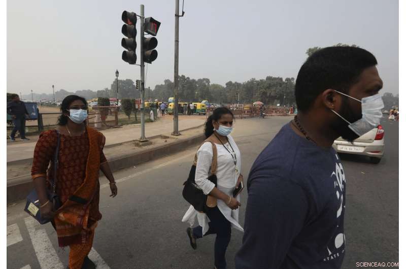 New Delhi Faces Severe Air Quality Crisis Amid Dense Haze