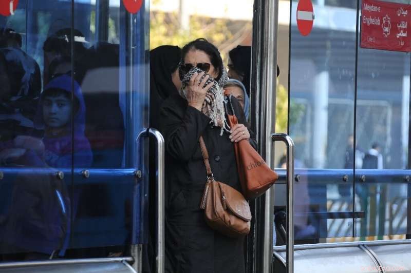 Tehran Closes Schools Amid Severe Air Pollution Crisis