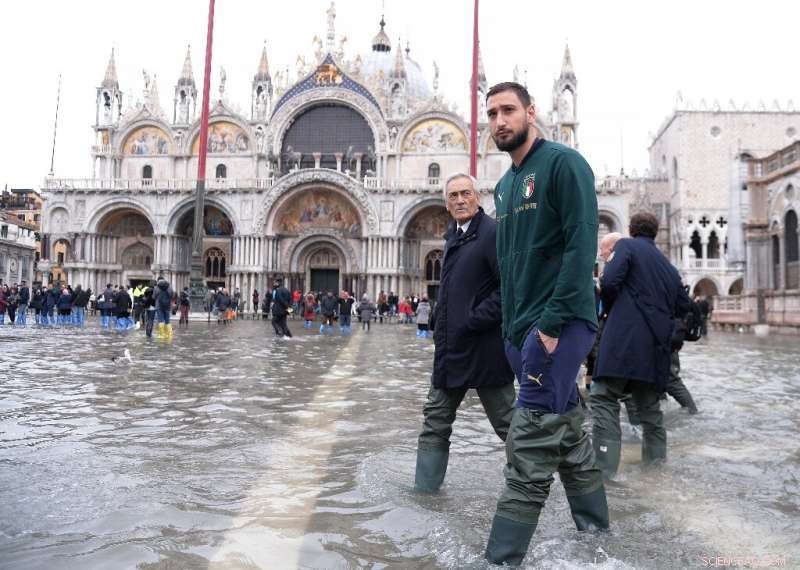 Venice Prepares for Third Severe Flood in a Week, Endangering Historic City