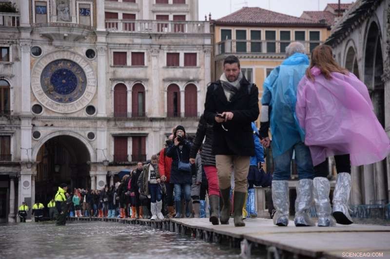 Venice Prepares for Third Severe Flood in a Week, Endangering Historic City