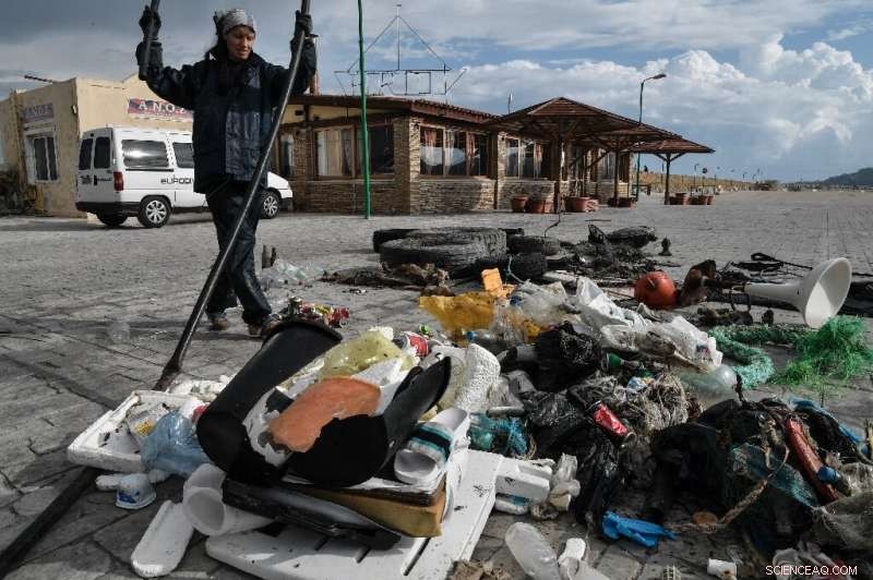 Aegean Volunteers Lead the Fight Against Plastic Waste