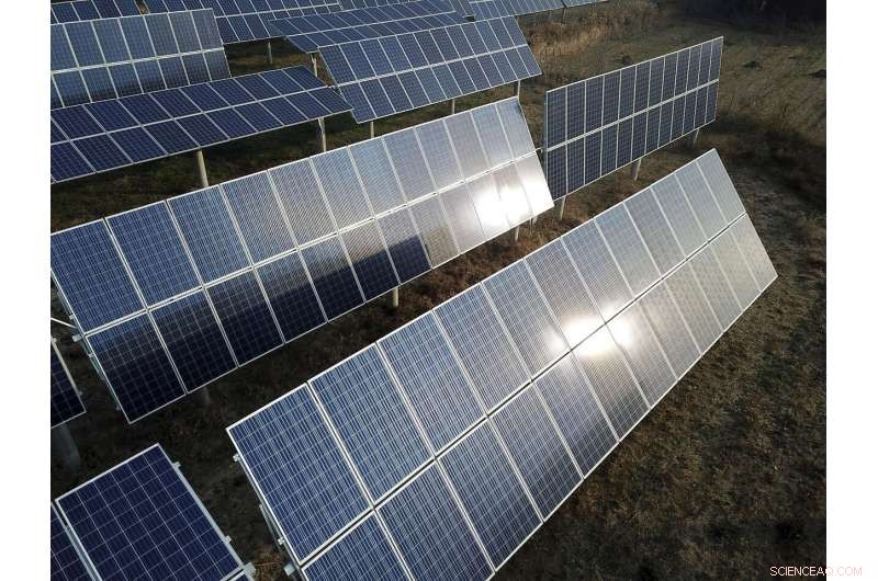 China to Expand Coal Capacity, Cuts Funding for Renewable Energy