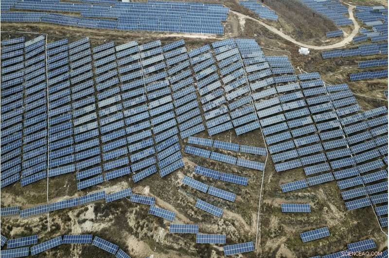 China to Expand Coal Capacity, Cuts Funding for Renewable Energy