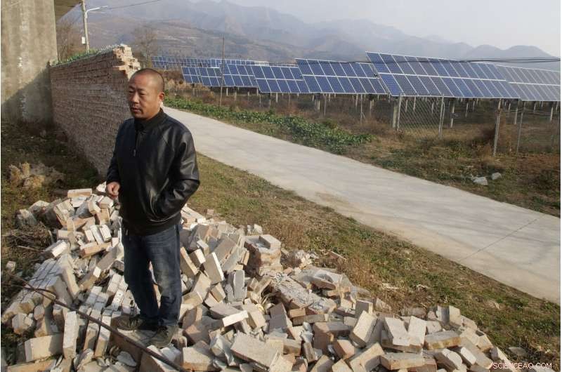 China to Expand Coal Capacity, Cuts Funding for Renewable Energy