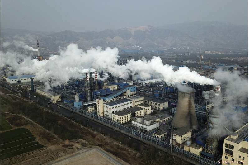 China to Expand Coal Capacity, Cuts Funding for Renewable Energy