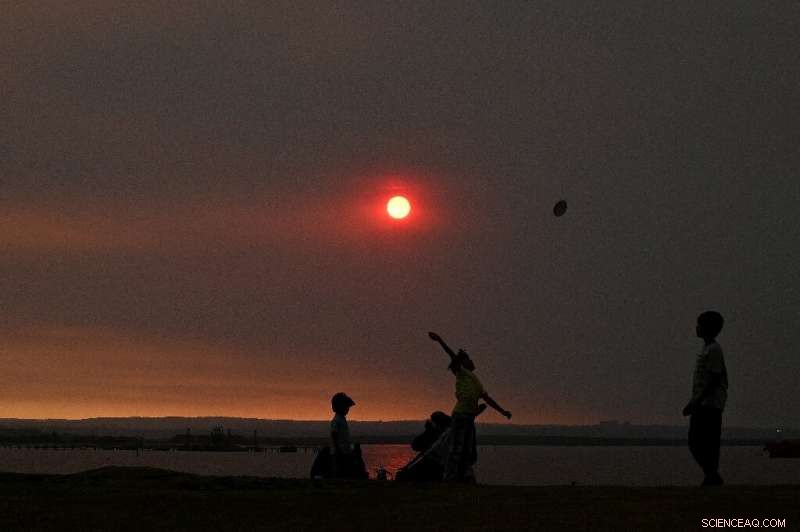 Sydney Faces Record-Long Smoke Crisis Amid Unprecedented Bushfire Pollution