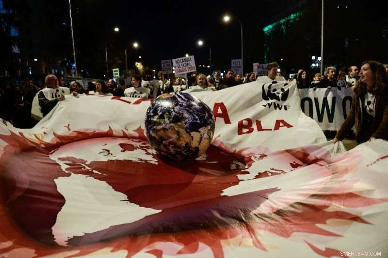 NGOs Accuse Fossil Fuel Companies of Undermining Climate Negotiations