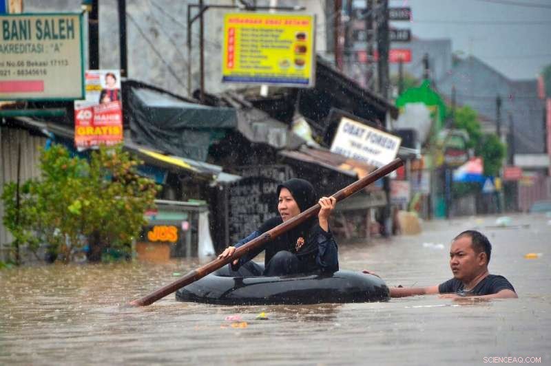 Nine Fatalities Reported as Jakarta Faces Record New Year Flooding – Update