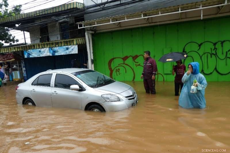 Nine Fatalities Reported as Jakarta Faces Record New Year Flooding – Update