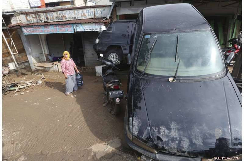 Jakarta Suffers 60 Fatalities in Landslides and Flash Floods