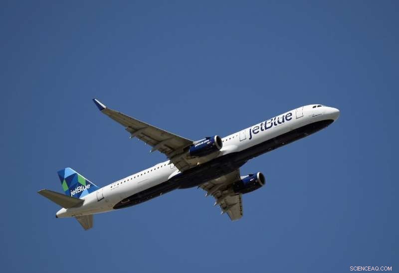 JetBlue Pledges Carbon‑Neutral U.S. Flights by July 2020