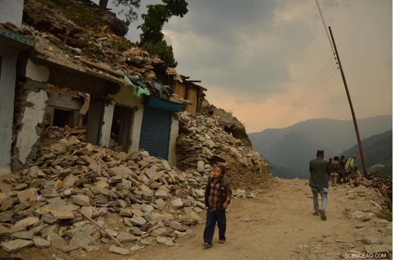 How Volunteer Tourism Accelerates Disaster Recovery Efforts