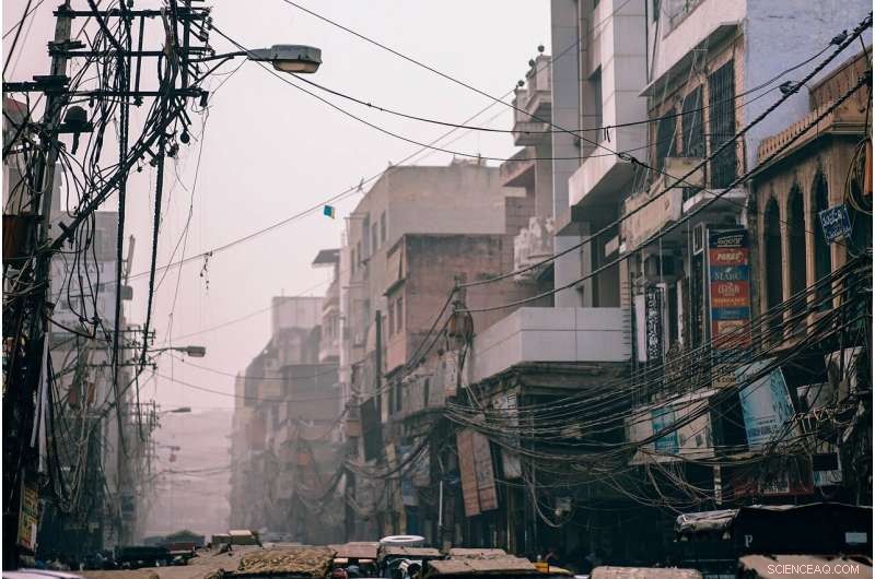 Surrey Study Reveals Construction and Traffic as Key Drivers of Delhi’s Air Pollution