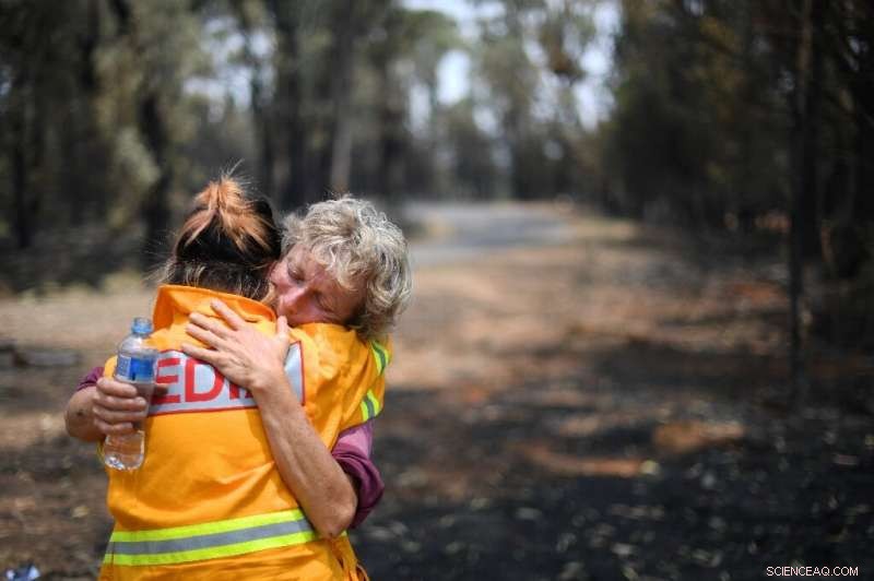 Australia Bushfires Intensify Amid Heatwave, Threatening Further Damage