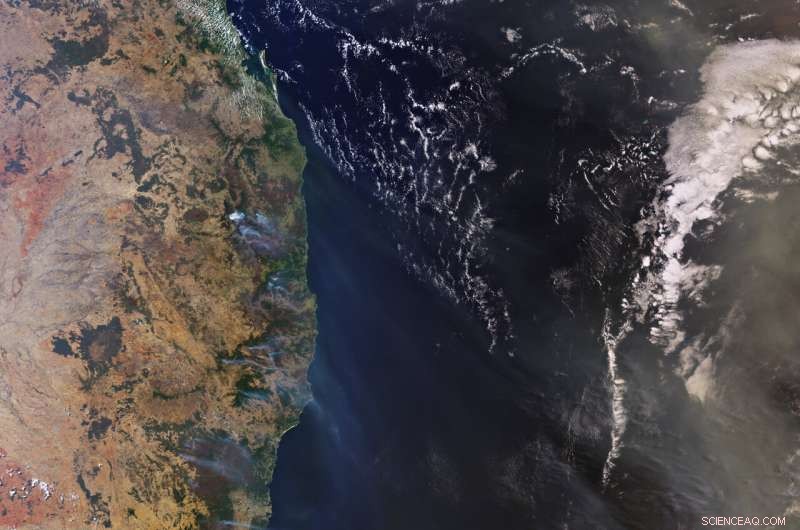 Australia s Record-Setting Bushfires: A Furnace of Destruction