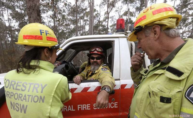 Australia Turns to Aggressive Tactics in Wildfire Battle