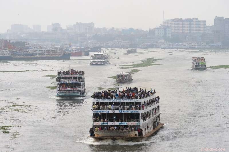Bangladesh Orders Closure of 231 Factories to Protect Buriganga River