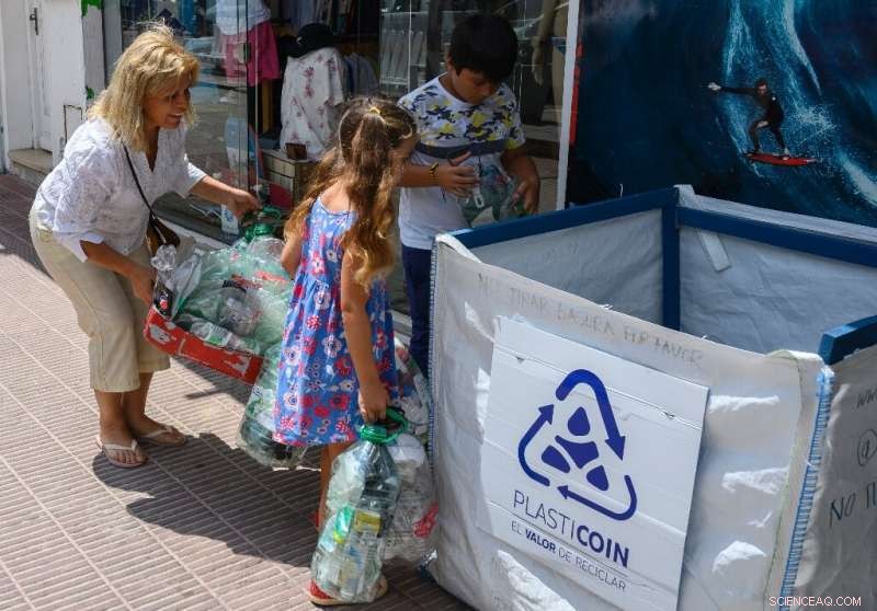 Uruguay Launches  Plasticoin  — Virtual Currency Boosts Plastic Recycling