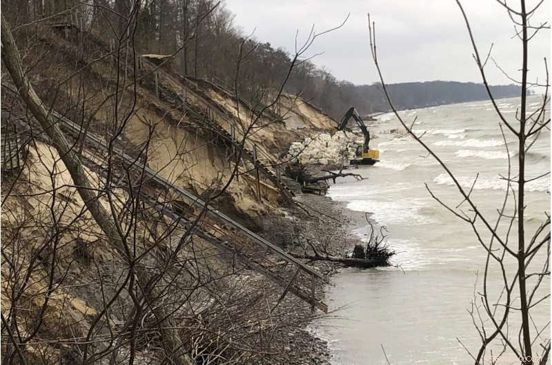 Record High Water Levels Flood Great Lakes, Swamping Communities