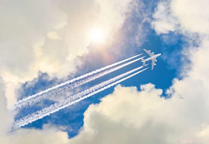 Minor Altitude Adjustments Could Cut Flight Contrail Impact by 59%