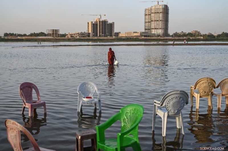 The Nile at Risk: Pollution, Climate Change, and an Emerging Mega‑Dam